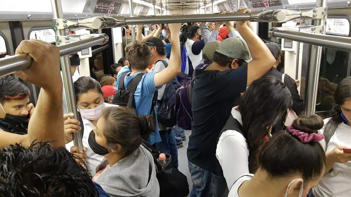 Tapatíos en el transporte público